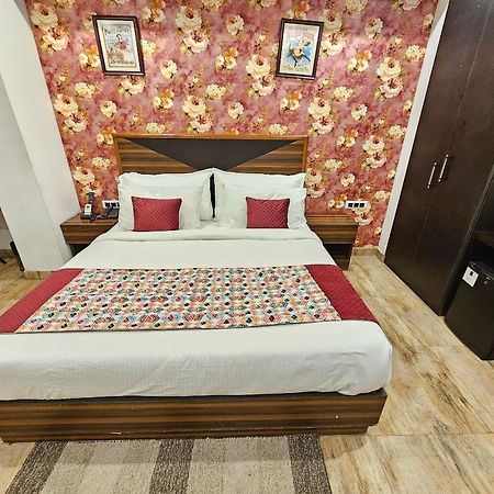 Hotel Linda Suites Near International Airport By La Casa New Delhi Exterior photo