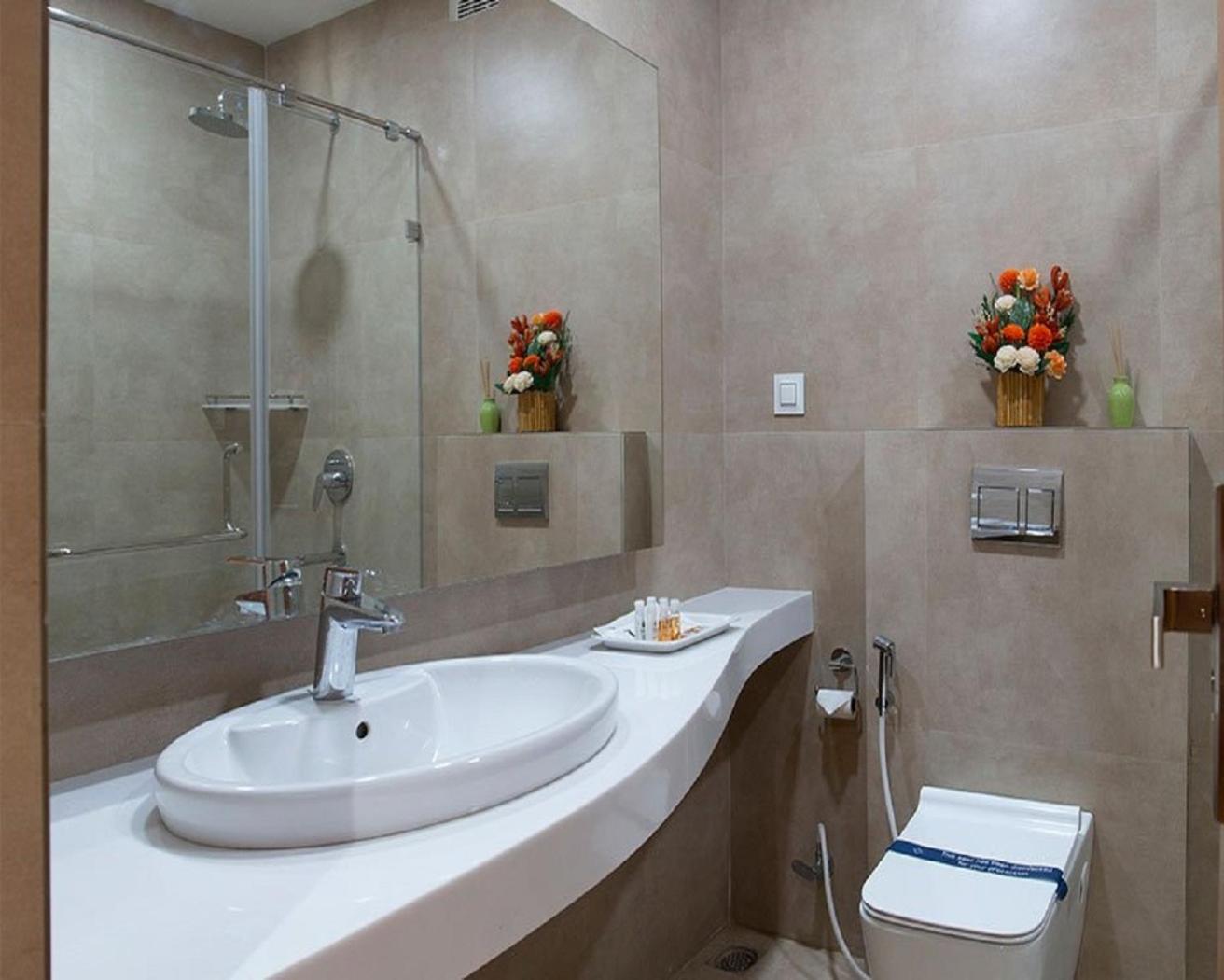 Hotel Linda Suites Near International Airport By La Casa New Delhi Exterior photo